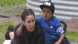 Le robó un beso: Miguelito incomoda a Francisca Undurraga en Tierra Brava