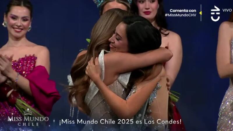 La emoción de Ignacia Fernández tras ser elegida como la ganadora del concurso.