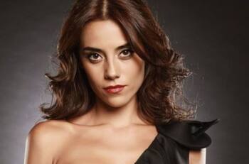 Cansu Dere: esto es lo que se sabe del paradero de la actriz tras rumores de desaparición en el terremoto de Turquía