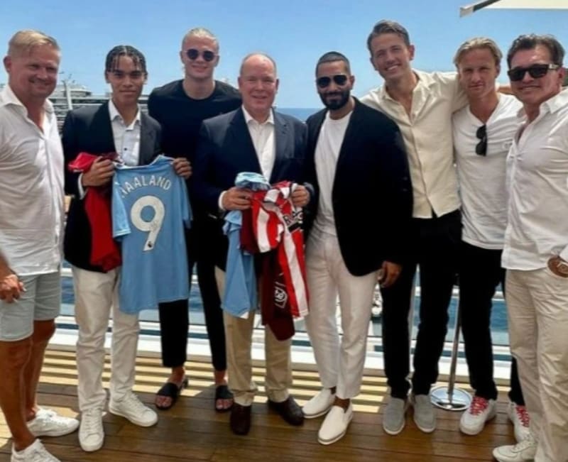 Erling Haaland junto al Príncipe Alberto en Mónaco