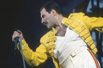 La historia detrás de la famosa chamarra amarilla de Freddie Mercury