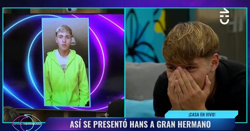 Hans Valdés viendo su casting de Gran Hermano