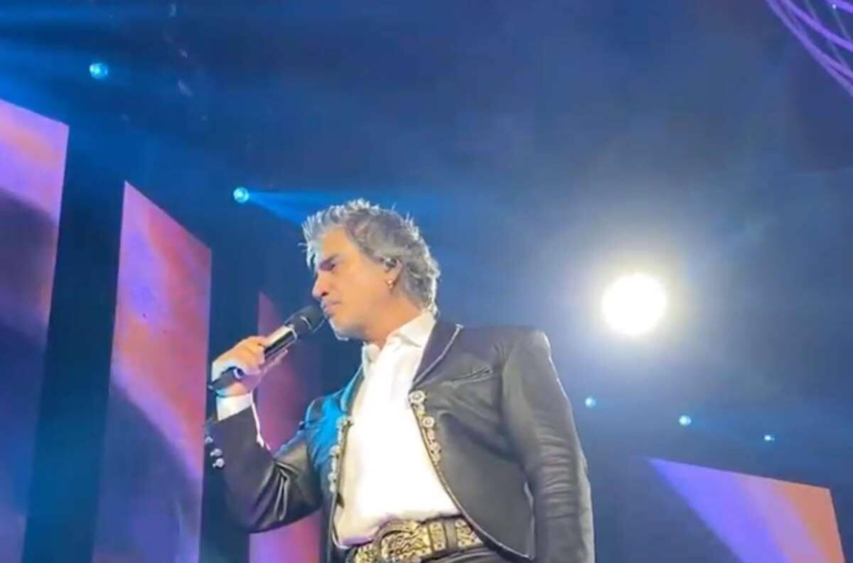 Alejandro Fernández ofrece emotivo concierto en Las Vegas en la noche del Grito