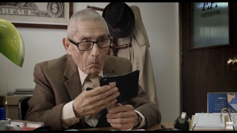 Sergio Chamy en el documental Agente Topo.