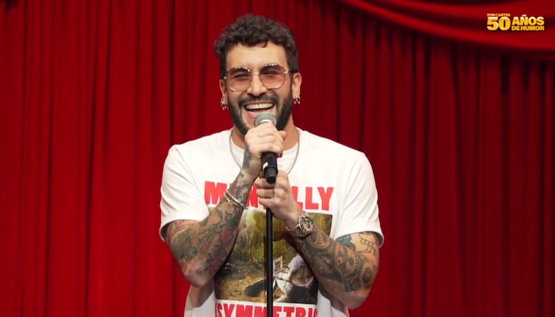 El comediante fue invitado al show que celebraba los 50 años de carrera de Don Carter.