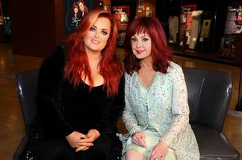 Wynonna Judd "sabía" que había algo mal con su madre solo semanas antes de su suicidio