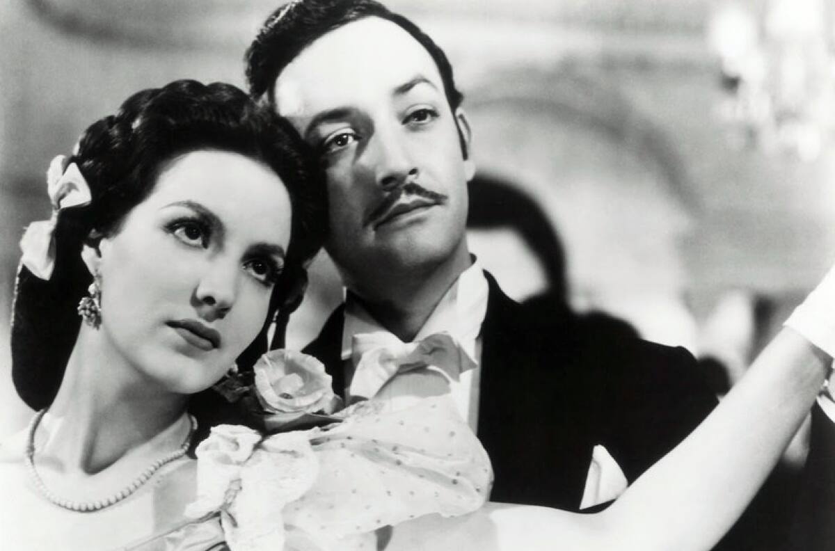 ¿Quién da más? Subastarán fotos de la boda de María Félix y Jorge Negrete