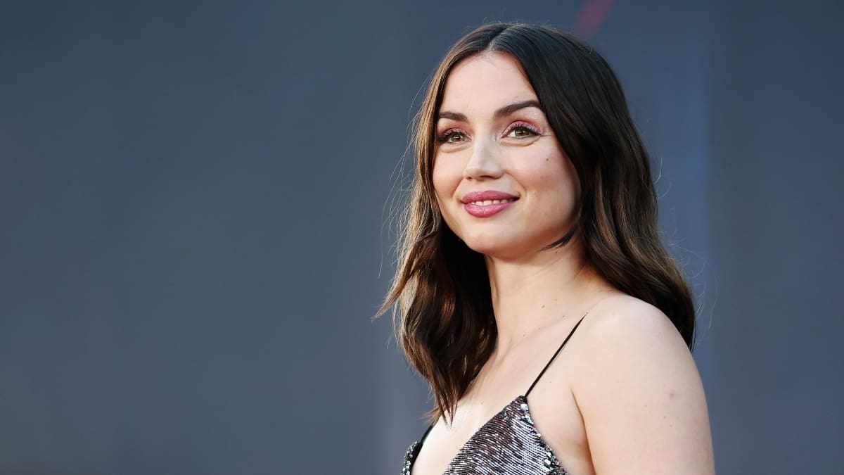 Ana de Armas: "es importante poner a las mujeres en películas de acción bajo la luz de mujeres rudas"