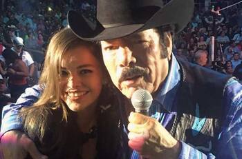 Hija de Lalo Mora defiende al cantante con polémica declaración