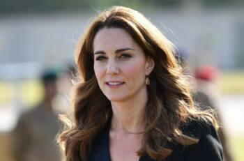 Agreden a Kate Middleton en Irlanda y su reacción está volviéndose viral