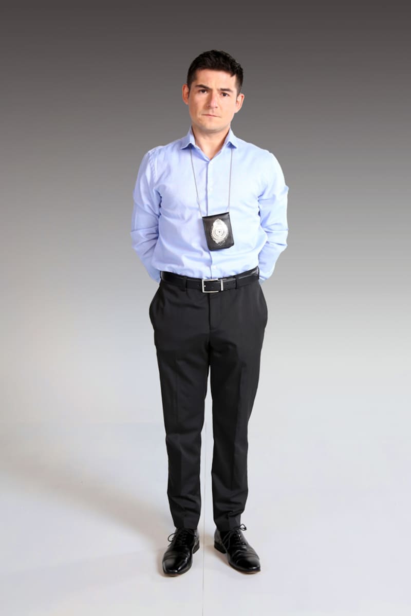 Claudio Castellón como Daniel Salvatierra en la nueva nocturna de Canal 13.