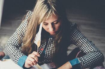 Grafología: 5 señales en la escritura que reflejan una profunda tristeza