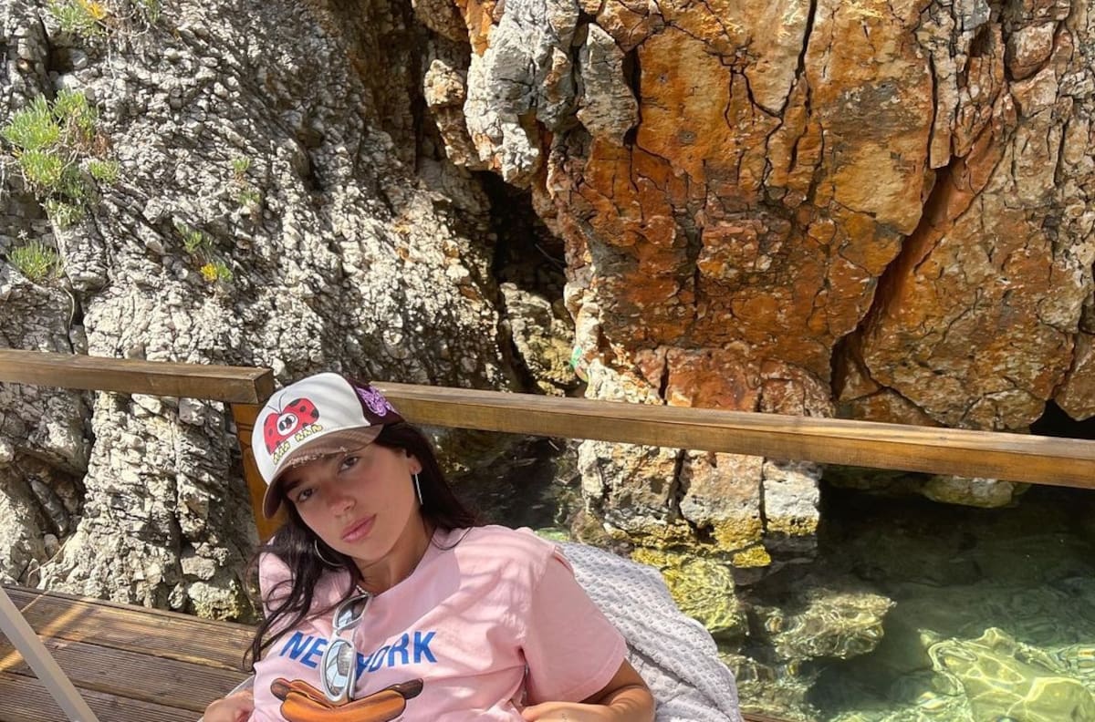 Dua Lipa comparte fotos en bikini para celebrar su cumpleaños 27