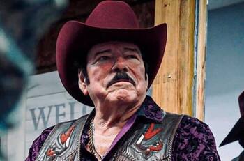 “Yo tengo agua porque Diosito me la manda”: Lalo Mora se defiende de acusaciones