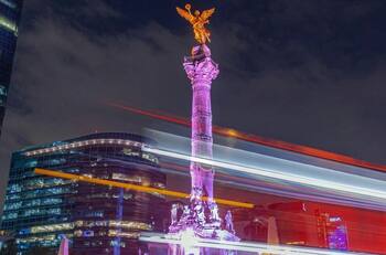 VIDEO: así lucen los edificios más emblemáticos de CDMX con los colores del orgullo LGTBI+