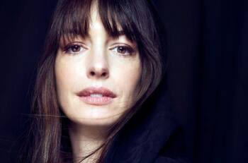 Anne Hathaway y sus looks espectaculares en la Berlinale