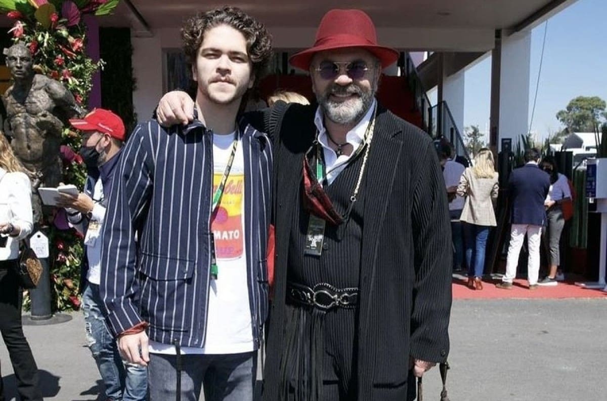 Hijo de Lucero tiene inesperado gesto con fan y se viraliza