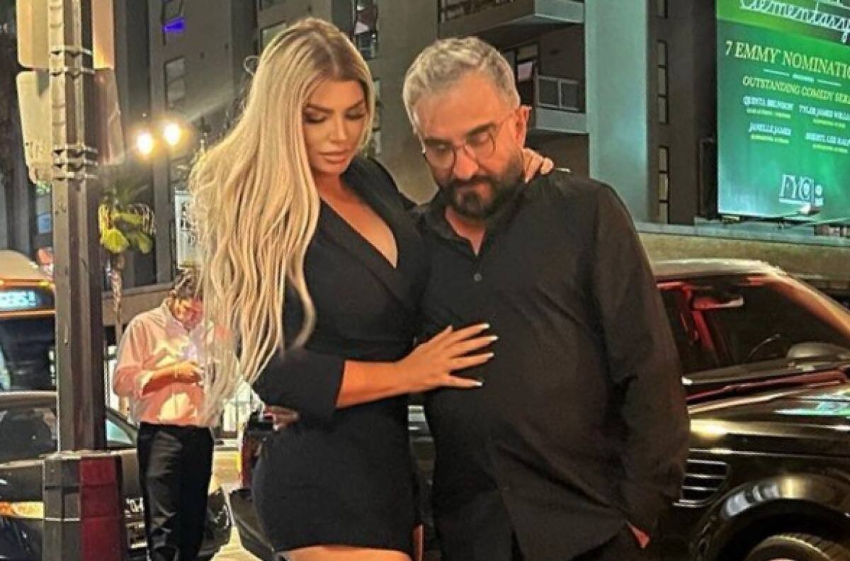 Mariana González y Vicente Fernández Jr. criticados por posar en la estrella de Chente en Hollywood