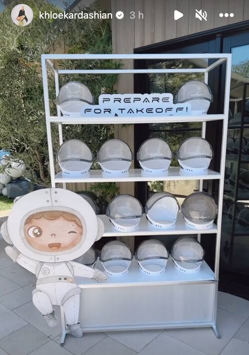 Cascos de astronauta para invitados