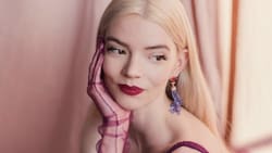 Premios Bafta: Anya Taylor-Joy sorprende con sus looks de capas y plumas