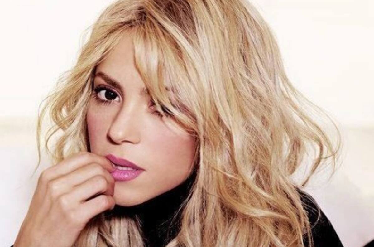 Captan a Shakira comiendo tacos en restaurante de México