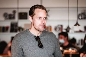 Alexander Skarsgard critica a Hollywood: "Esta industria es increíblemente ridícula"