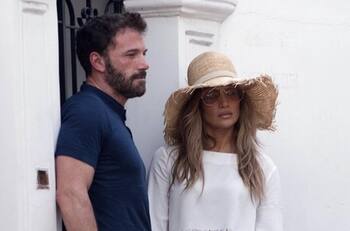 Jennifer Lopez y Ben Affleck no terminan la fiesta, pasean en la costa de Amalfi