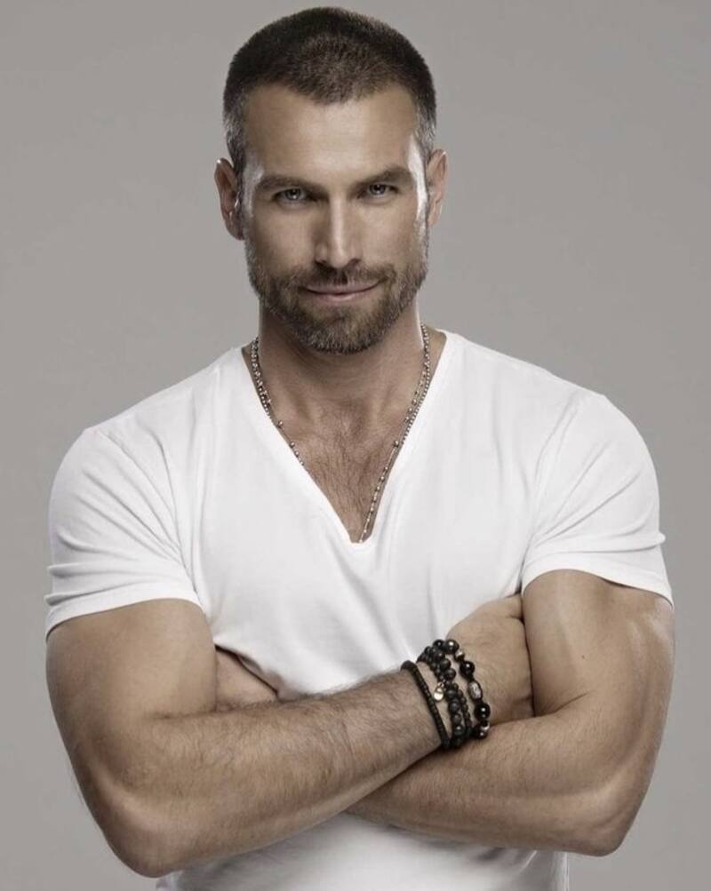 Luego de su icónico personaje en "El Señor de los Cielos", Rafael Amaya regresa a Telemundo.