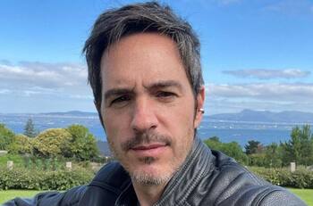 Mauricio Ochmann debuta como cantante y le llueven fuertes críticas