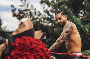 "Me enloqueces" le dicen a Maluma después de publicar sus fotos de San Valentín
