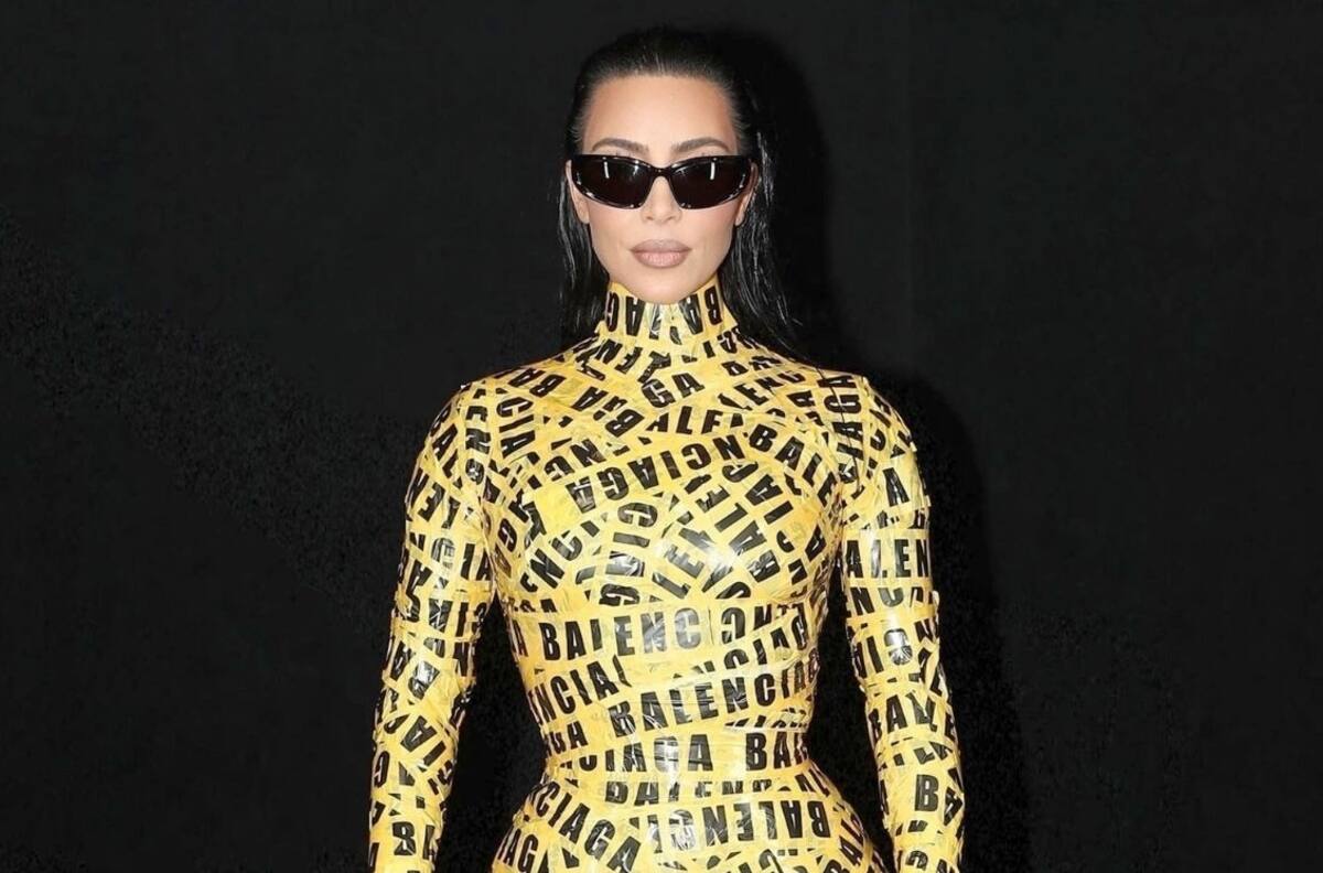 Kim Kardashian fue cubierta con cinta adhesiva para el desfile de Balenciaga