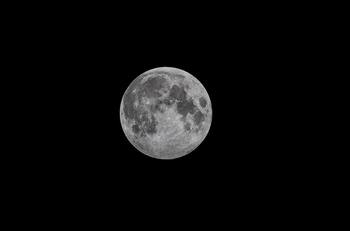 ¿Qué es la Luna Negra, cómo nos afecta y qué se recomienda hacer este día?