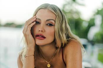 La colombiana Fanny Lu, que recién presentó nuevo tema, usa su música para dar mensaje de empoderamiento