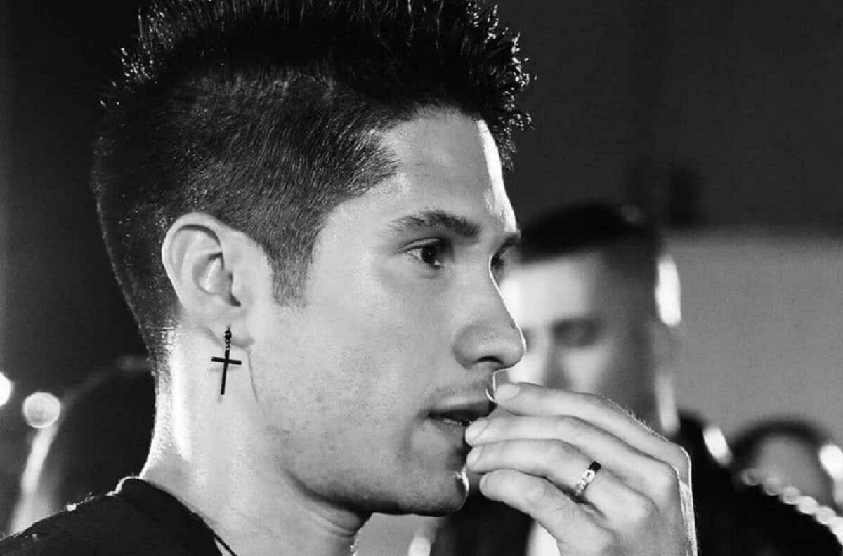 Descartan hospitalización de Chyno Miranda por supuesta recaída de su enfermedad