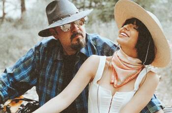 Ángela Aguilar enternece al festejar a su papá, Pepe Aguilar, en su cumpleaños 54