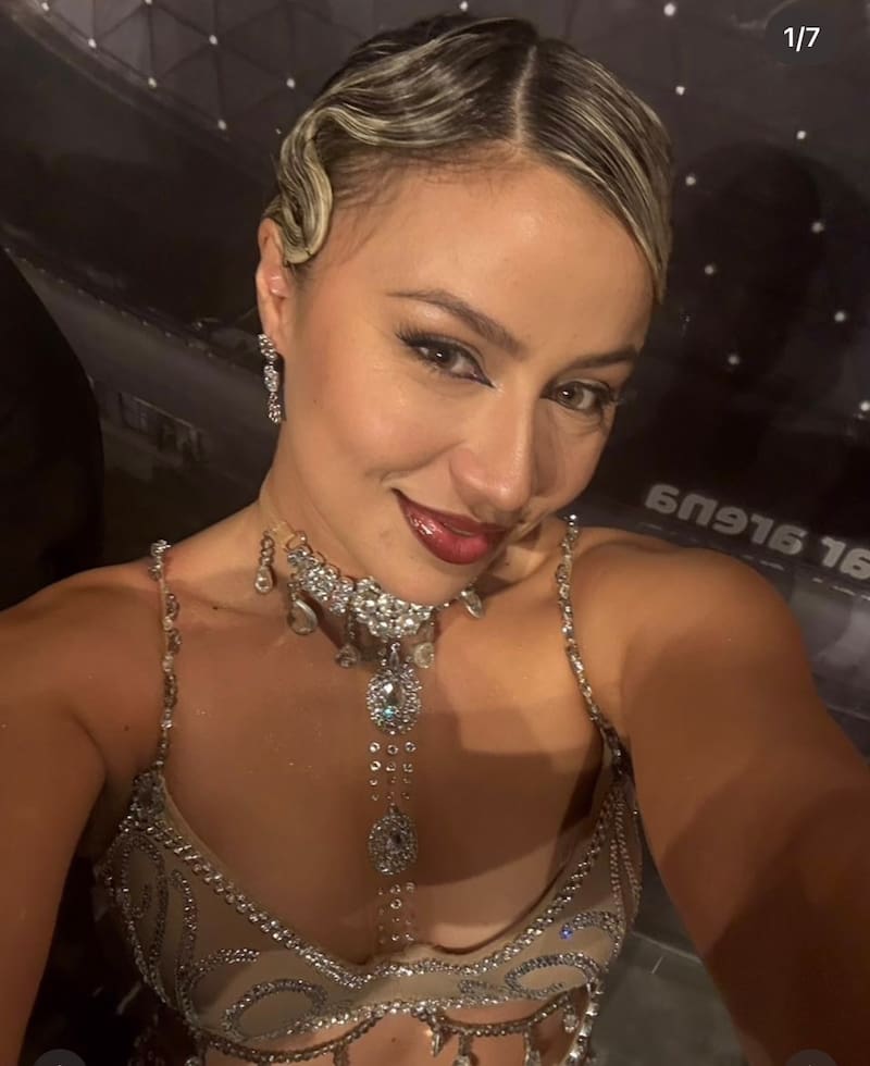 La bailarina tendría un romance con Claudio Valdivia.