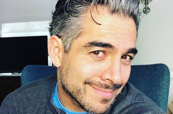 Omar Chaparro y su esposa acuden a la pelea de "El Canelo"