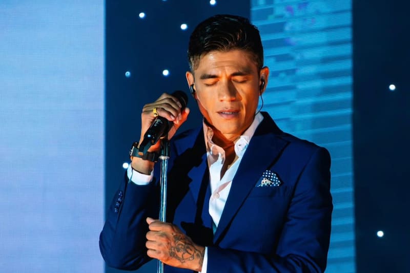 El cantante está siendo acusado por maltrato laboral.