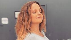 Mena Suvari revela incómoda anécdota con Kevin Spacey durante la promoción de su libro