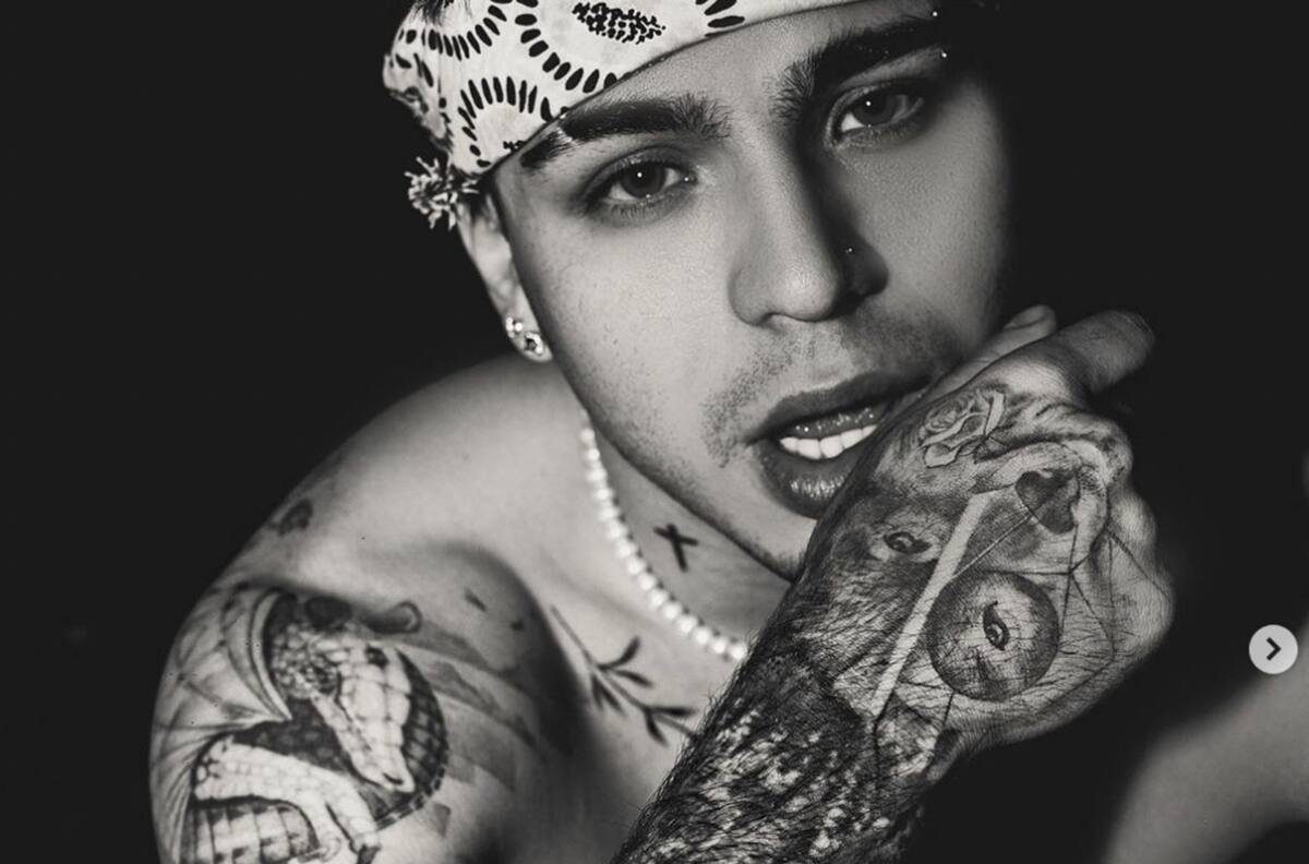 Sebastián Villalobos es el “hazmerreír” por declaraciones sobre sus tatuajes