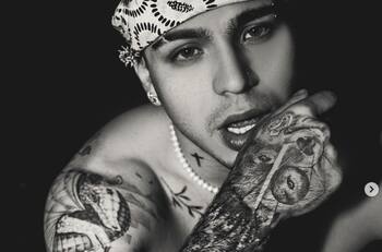 Sebastián Villalobos es el “hazmerreír” por declaraciones sobre sus tatuajes