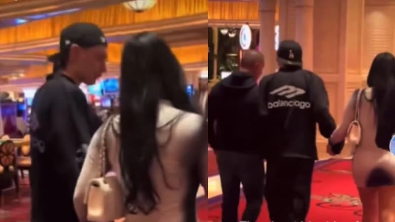 Peso Pluma agarrado de la mano junto a misteriosa mujer en Las Vegas.
