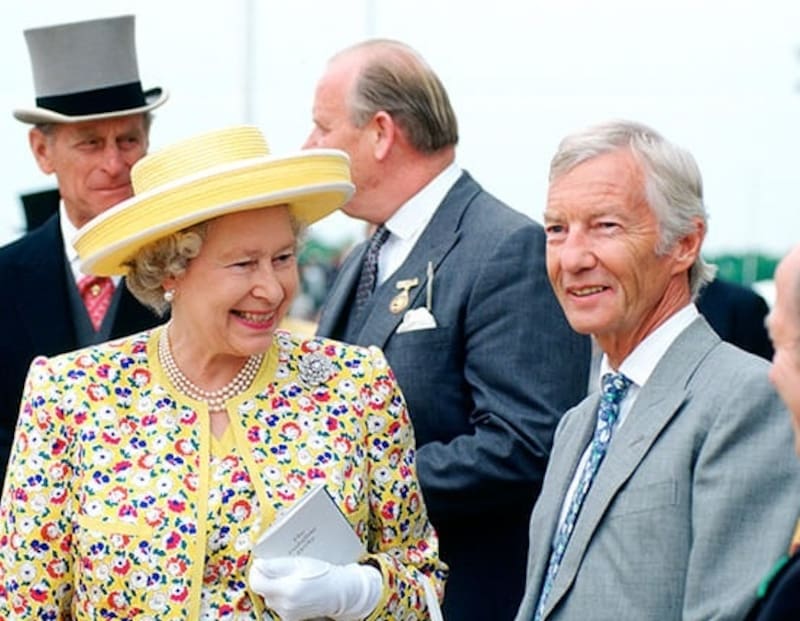 La Reina Isabel II y el prestigioso jockey británico. - Créditos: Hello Magazine