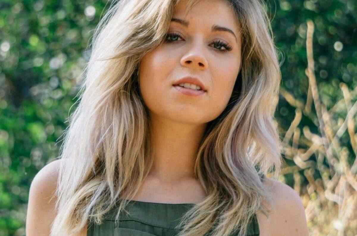Jennette McCurdy revela los correos que su madre le enviaba y los astros responderían su accionar