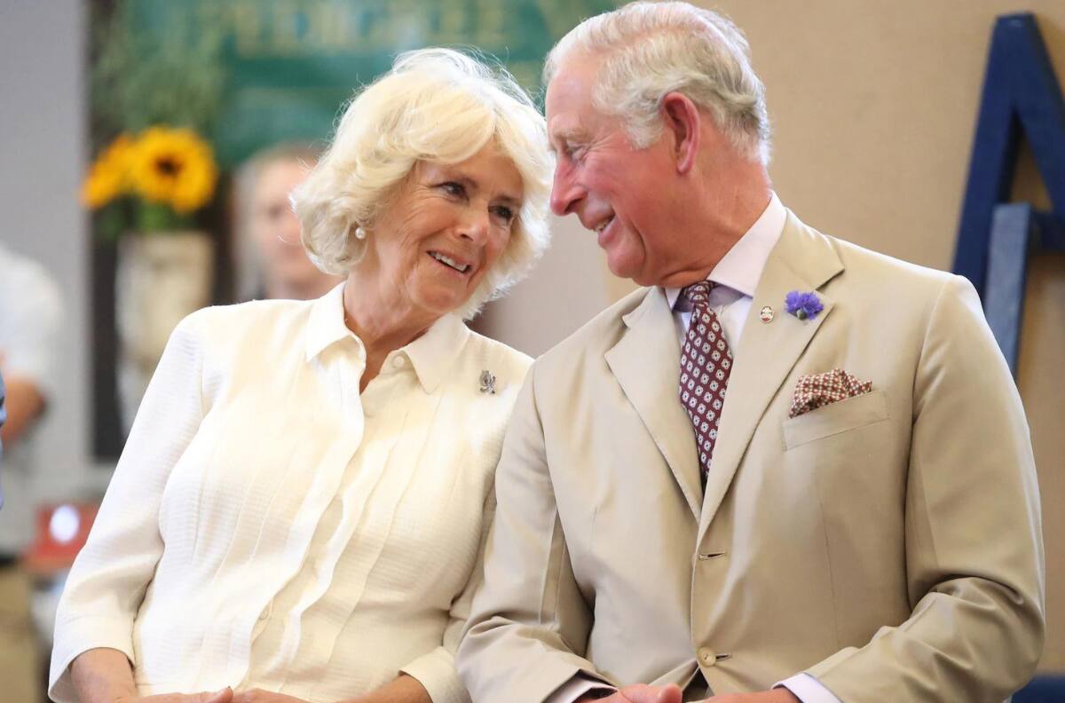 El rey Carlos y la reina consorte Camilla siguen los pasos de Isabel II antes de la coronación