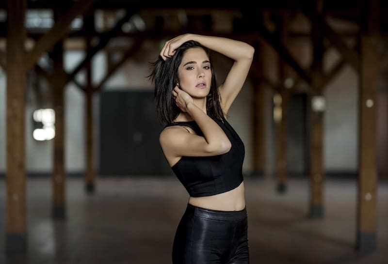 Es la protagonista de "Ceniza"