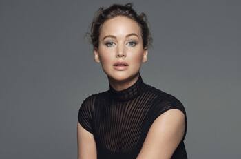 Jennifer Lawrence se retracta de asegurar que ella fue la primera mujer en hacer películas de acción