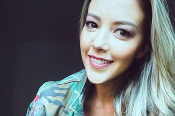 "Tú me haces sonreír": Fernanda Castillo sube la primera foto de la carita de su bebé