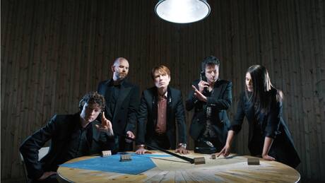 "Billy Goodbye": Franz Ferdinand estrena su primera canción con su nueva baterista y anuncia disco recopilatorio