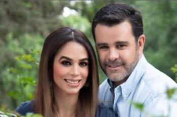 Eduardo Capetillo cuida en el set a su esposa, Biby Gaytán